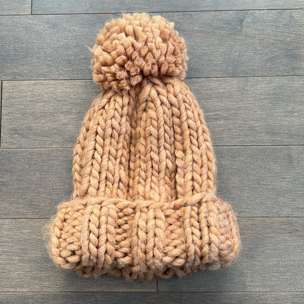 ABERCROMBIE Women's Chunky Knit Beanie, Light Brown Tuque, Pom Pom Hat Winter